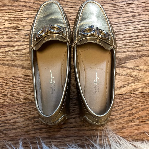 Gold Leather Drivers! - Picture 9 of 9